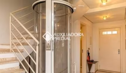 Casa em condomínio fechado com 4 quartos para alugar na Rua São Leopoldo, 429, Vila Jardim, Porto Alegre, 337 m2 por R$ 15.200