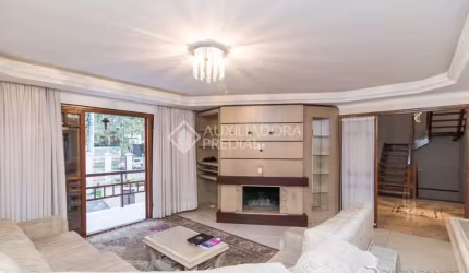 Casa em condomínio fechado com 5 quartos para alugar na Rua Senegal, 170, Vila Ipiranga, Porto Alegre, 500 m2 por R$ 9.000