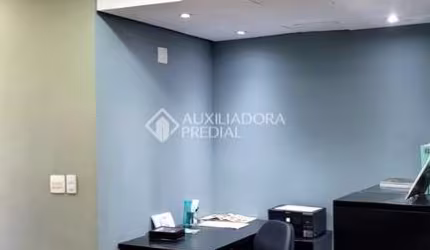 Sala comercial para alugar na Avenida Coronel Lucas de Oliveira, 1841, Petrópolis, Porto Alegre, 47 m2 por R$ 2.100