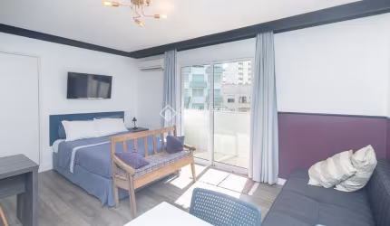 Loft com 1 quarto para alugar na Rua Duque de Caxias, 1705, Centro Histórico, Porto Alegre, 48 m2 por R$ 2.250
