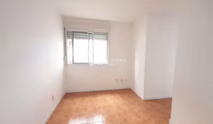 Apartamento com 2 quartos para alugar na Rua Bertholdo Mário Thebich, 455, Farrapos, Porto Alegre, 47 m2 por R$ 1.250