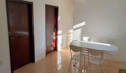 Apartamento com 2 quartos para alugar na Rua Doutor Voltaire Pires, 65, Santo Antônio, Porto Alegre, 60 m2 por R$ 1.650