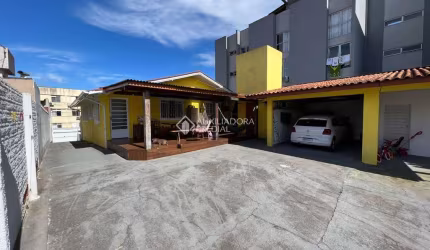 Casa com 3 quartos à venda na Rua Doutor Abel Capela, 746, Capoeiras, Florianópolis, 169 m2 por R$ 1.549.000