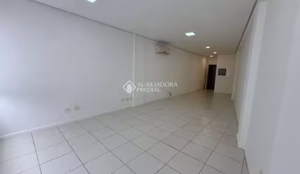 Sala comercial à venda na Rua Vera Linhares de Andrade, 2201, Córrego Grande, Florianópolis, 38 m2 por R$ 338.000