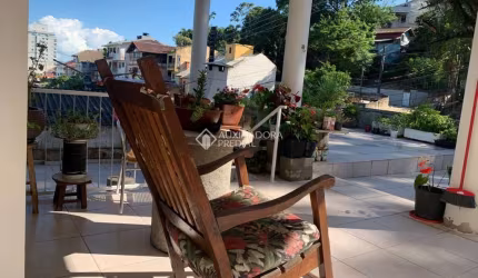 Casa com 2 quartos à venda na Rua Juvan Rocha, 440, Agronômica, Florianópolis, 168 m2 por R$ 550.000