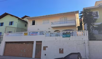 Casa com 10 quartos à venda na Rua Professora Maria do Patrocínio Coelho, 234, Pantanal, Florianópolis, 425 m2 por R$ 2.100.000