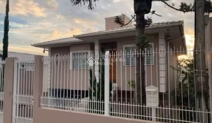 Casa com 3 quartos à venda na Rua José Luiz Vieira, 86, Jardim Atlântico, Florianópolis, 214 m2 por R$ 945.000