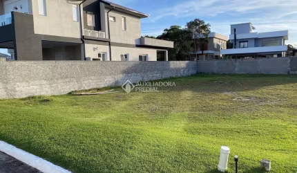 Terreno à venda na Rua Camarinhas, 331, Campeche, Florianópolis, 384 m2 por R$ 1.090.000