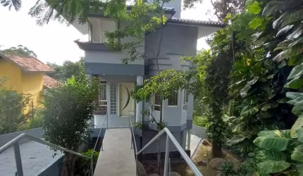 Casa com 3 quartos à venda na Rua Dorvalina Machado Coelho, 360, João Paulo, Florianópolis, 373 m2 por R$ 2.400.000