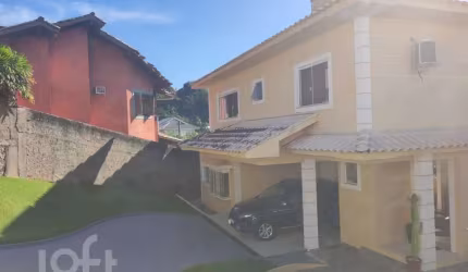 Casa com 4 quartos à venda na Rua das Embaúbas, 233, Centro, Florianópolis, 281 m2 por R$ 2.190.000