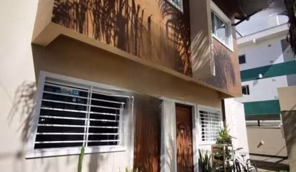 Casa com 2 quartos à venda na Rua Ingá Mirim, 240, Alto Ribeirão Leste, Florianópolis, 66 m2 por R$ 680.000