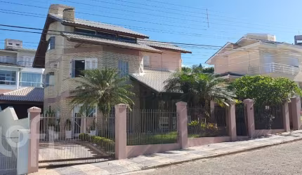 Casa em condomínio fechado com 4 quartos à venda na Rua Laélia Purpurata, 96, João Paulo, Florianópolis, 412 m2 por R$ 2.470.000