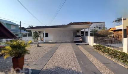 Casa com 3 quartos à venda na Rua Marlene da Silva, 236, Barra da Lagoa, Florianópolis, 140 m2 por R$ 1.280.000