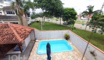 Casa com 4 quartos à venda na Rua Professor Américo Vespúcio Prates, 46, Carianos, Florianópolis, 370 m2 por R$ 1.680.000