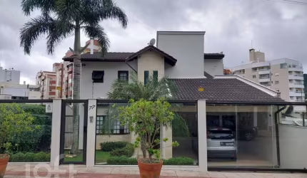 Casa com 4 quartos à venda na Rua José Durieux, 77, Córrego Grande, Florianópolis, 220 m2 por R$ 2.390.000