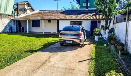 Casa com 2 quartos à venda na Servidão Valdemiro Francisco Senabio, 363, São João do Rio Vermelho, Florianópolis, 100 m2 por R$ 480.000