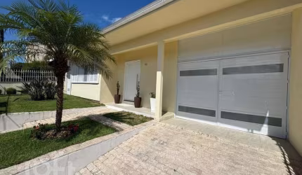 Casa com 3 quartos à venda na Rua Elesbão Pinto da Luz, 503, Monte Cristo, Florianópolis, 199 m2 por R$ 1.200.000