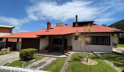 Casa em condomínio fechado com 3 quartos à venda na Rua Gécio de Souza e Silva, 65, Sambaqui, Florianópolis, 250 m2 por R$ 2.110.000