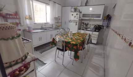 Casa com 3 quartos à venda na Ângelo Daniel, 584, Chácara São Braz, Mauá, 300 m2 por R$ 456.000