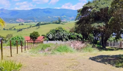 Fazenda à venda na Municipal João da Silva Torres, 1000, Bairro dos Pintos, Joanópolis, 1500 m2 por R$ 250.000