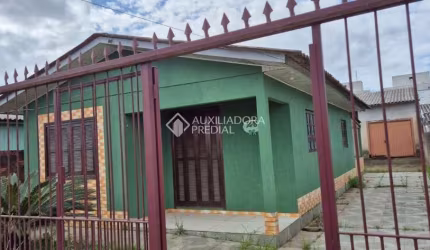 Casa com 2 quartos à venda na Rua Serra Dourada, 278, Novo Mundo, Gravataí, 70 m2 por R$ 250.000