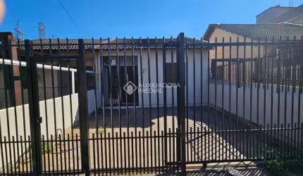 Casa com 3 quartos à venda na Avenida Capitão Garibaldi Pinto dos Santos, 890, Parque Granja Esperança, Cachoeirinha, 57 m2 por R$ 300.000