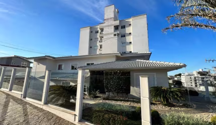 Casa com 3 quartos à venda na Rua Virgilino Ferreira de Souza, 658, Barreiros, São José, 373 m2 por R$ 2.698.000