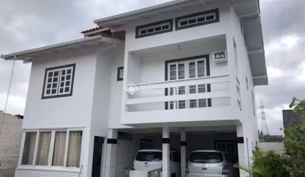 Casa com 4 quartos à venda na Rua Dezesseis de Julho, 172, Caminho Novo, Palhoça, 360 m2 por R$ 1.100.000