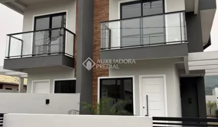 Casa com 2 quartos à venda na Maria Saturnina De Jesus, 138, Forquilhas, São José, 97 m2 por R$ 520.000