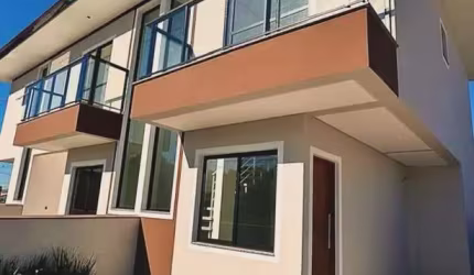 Casa com 2 quartos à venda na Nielsen Ubiratã Delfino Jose, 12, Bela Vista, Palhoça, 78 m2 por R$ 499.900