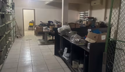 VENDO GALPÃO DEPÓSITO