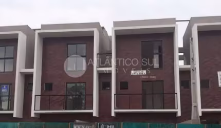 Sobrado à venda, com duas suítes com sacada  IPACARAI, MATINHOS - PR