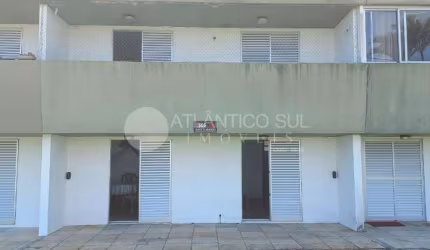 Sobrado  beira Mar com 3 quartos, sacada para o Mar, 2 banheiros, sala, cozinha