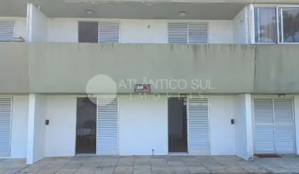 Sobrado  beira Mar com 3 quartos, sacada para o Mar, 2 banheiros, sala, cozinha
