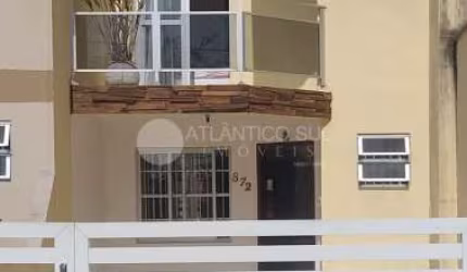 Sobrado no Litoral, Balneário shangrila, com 1 quarto com sacada, 1 suíte sacada