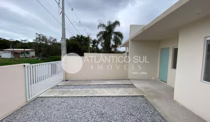 Casa à venda, em região de moradores no balneário RIVIEIRA, MATINHOS - PR