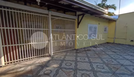 Casa à venda, 200 metros do mar em GAIVOTAS, MATINHOS - PR
