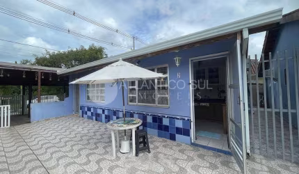 Casa  à venda, a 120 metros do mar no Balneário Shangrila, PONTAL DO PARANA - PR