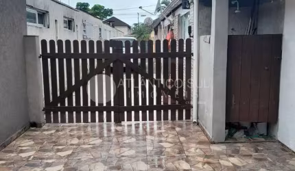 Casa em Matinhos com 3 quartos   sendo 1 suíte  a 290 metros do mar em Matinhos