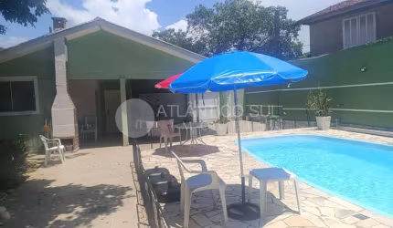 Duas moradias a venda com piscina CANOAS, PONTAL DO PARANA - PR