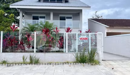 Sobrado alto padrão a 100 do mar à venda em  Praia de Leste, PR