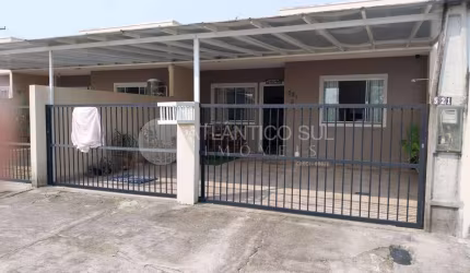 Casa à venda, 500 metros do mar em GAIVOTAS, MATINHOS - PR