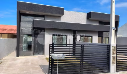 Casa com piscina, suíte e área gourmet em CANOAS, PONTAL DO PARANA - PR