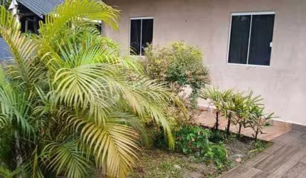 Casa a venda em Praia de leste com piscina - Pontal do Paraná