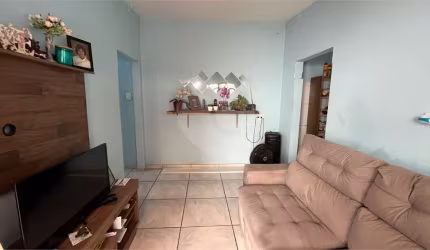 Casa com 2 quartos à venda em Jardim Cascatinha - MG