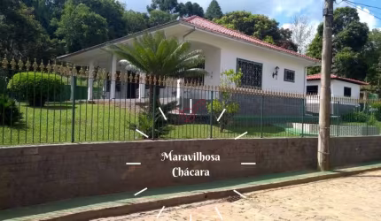 LAMBARI/MG - Maravilhosa Chácara 4 dorms - 5000 m²  R$ 1.200.000,00