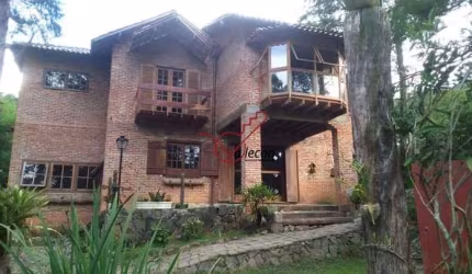 CHÁCARA MARAVILHOSA em SANTO ANTÔNIO DO PINHAL - 2 dorms, 2500 m²