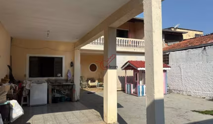 Oportunidade!! Sobrado com 300 m² de área, 3 Quartos e 2 banheiros à Venda - Jd