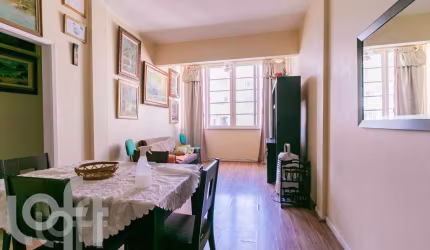 Apartamento com 2 quartos à venda na Rua Carvalho de Mendonça, 24, Copacabana, Rio de Janeiro por R$ 640.000