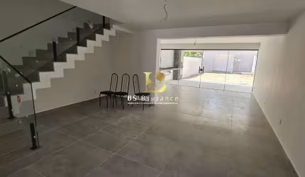 Casa com 4 quartos à venda na Vera Lúcia Peixoto, 93, Itaipu, Niterói por R$ 1.300.000